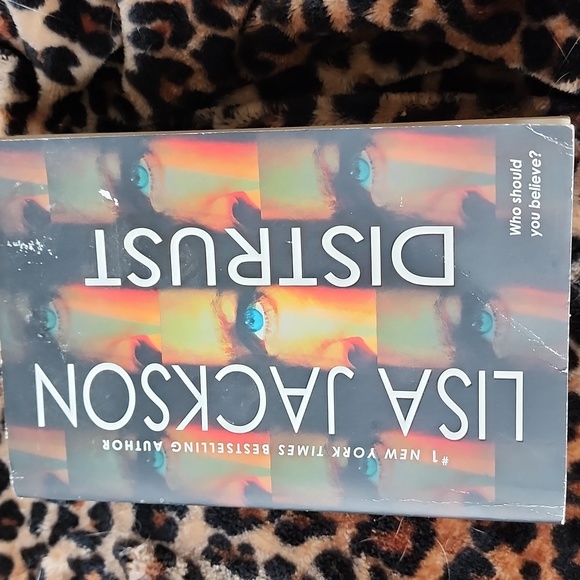 DISTRUST by Lisa Jackson - Picture 1 of 7